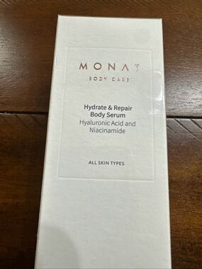 MONAT Hydrate & Repair Body Serum — White